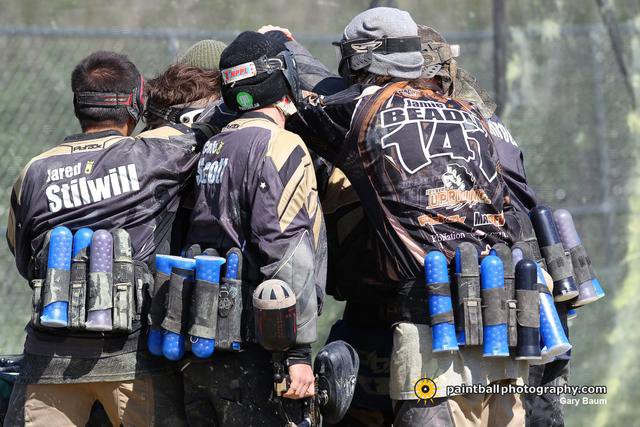 portland-uprising-huddle Pro paintball Uprising
