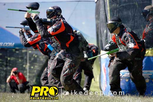 robbie-goldsmith-cep-paintball Robbie Goldsmith from CEP pro paintball team on the break out